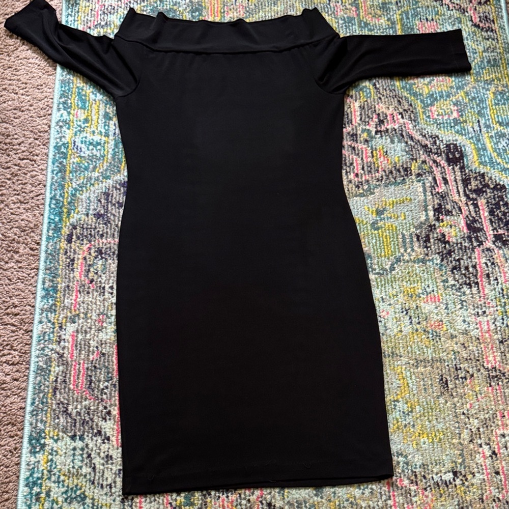 Chic Black Off-Shoulder Long Sleeve Dress
